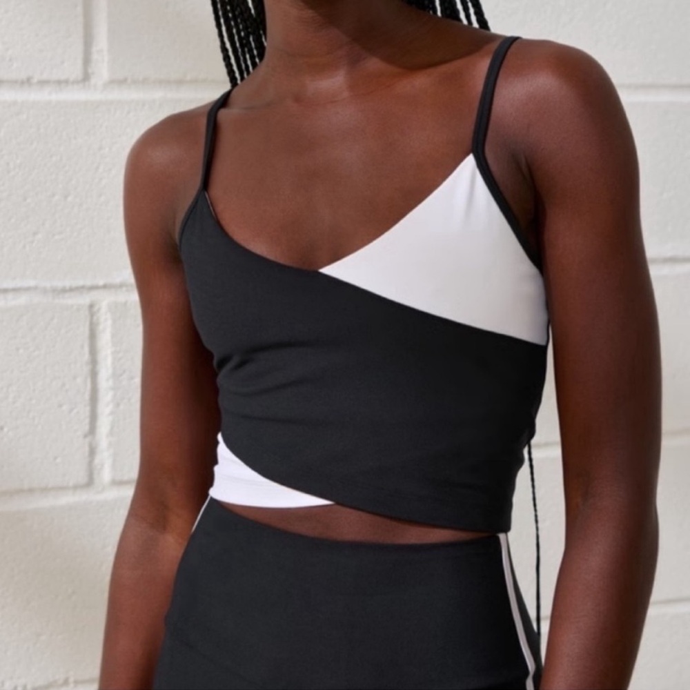 Abercrombie YPB sculptLUX Black & White Wrap Top